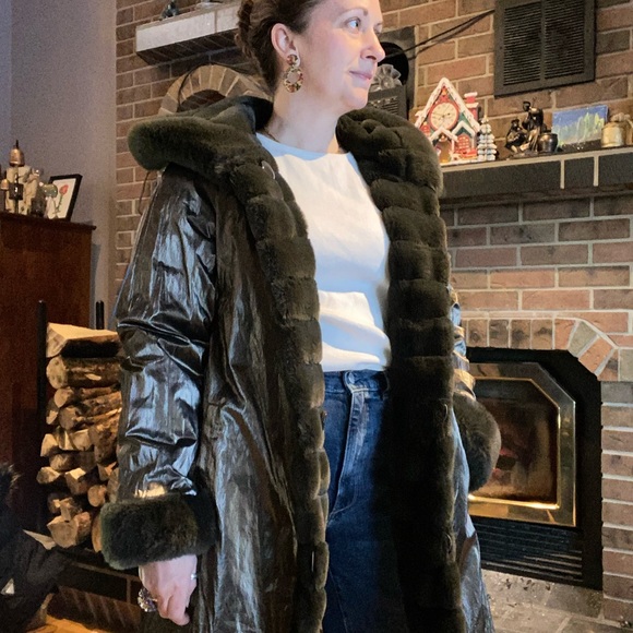 Luxurious Reversible Faux Fur Hooded Coat - Picture 4 of 9